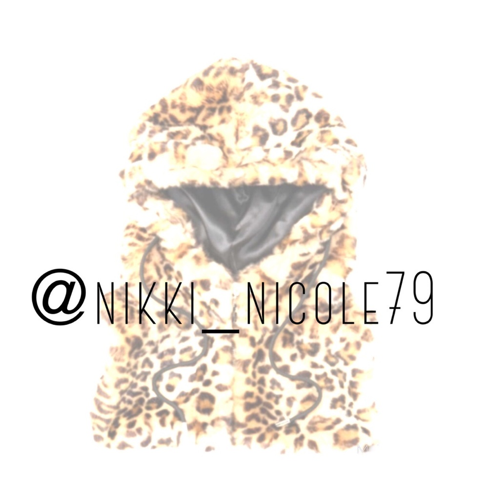 Check out my 1st closet @Nikki_Nicole79